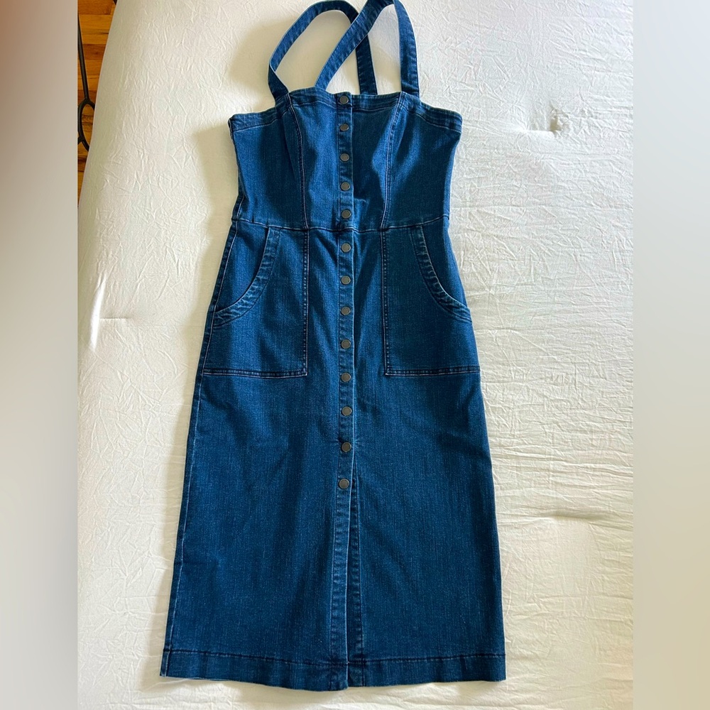 Level 99 fitted midi snap front denim dress. Beautiful